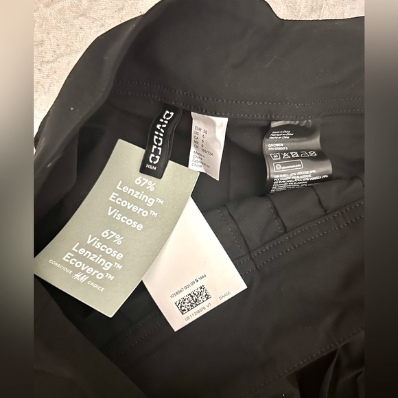 Black Pleated Skirt - Picture 2 of 2